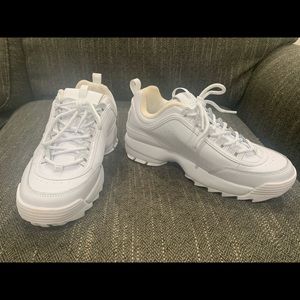 Chunky fila sneakers women’s size 9